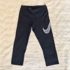 Nike Dri-Fit 3/4 Cropped Leggings